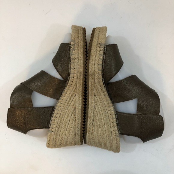 Sold - Picture 3 of 8